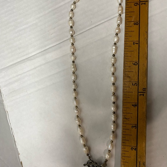 Freshwater Pearl necklace and Earrings - Picture 11 of 14